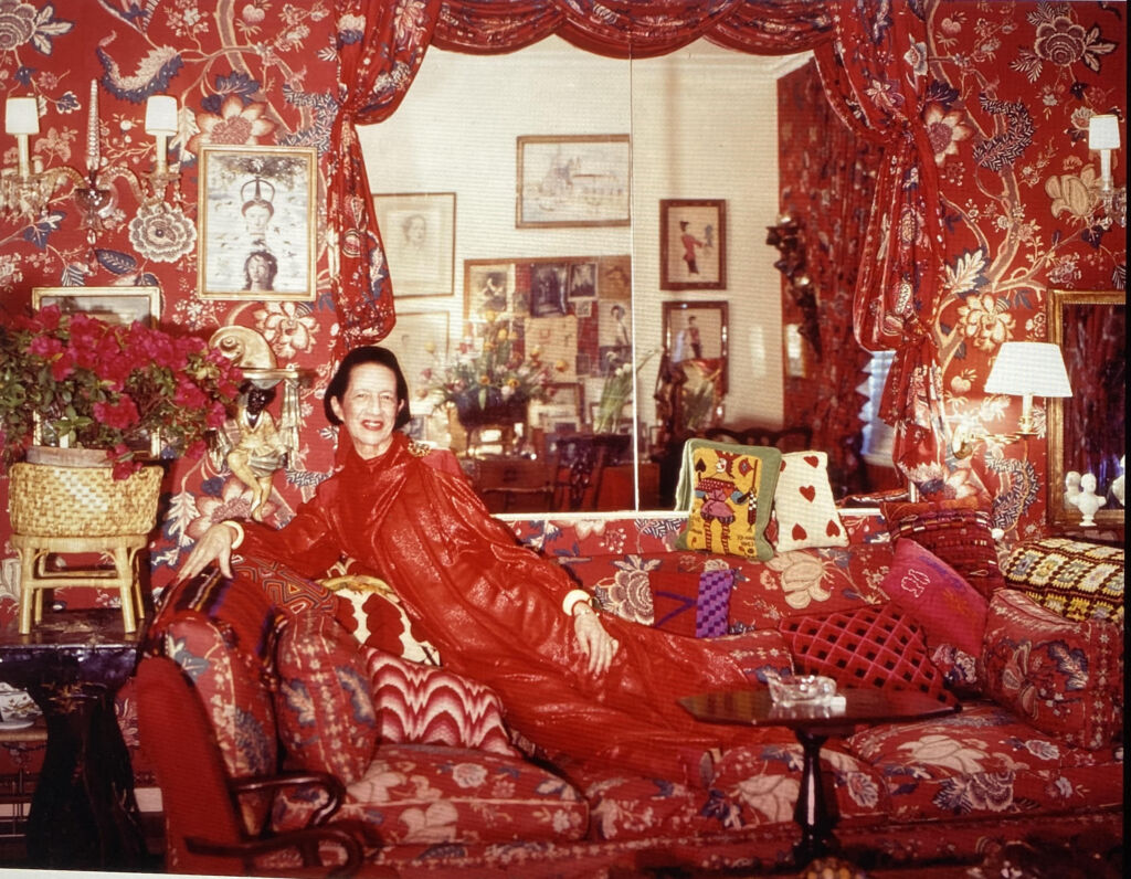 Diana Vreeland, The Grande Dame of Fashion, at home HAND WRITTEN SINGLE PIC ACCROSS